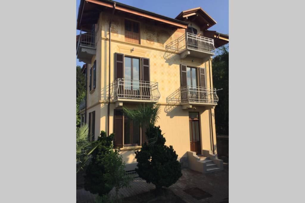 Villa Peachey, Intero Piano Con Giardino สเตรซา ภายนอก รูปภาพ